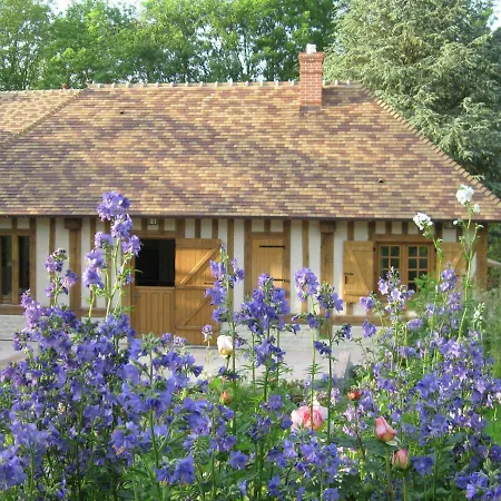 Traditional House With Garden In Dampsmesnil *