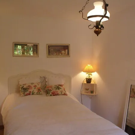 Traditional House With Garden In Dampsmesnil Ecos