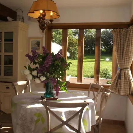 Traditional House With Garden In Dampsmesnil Ecos