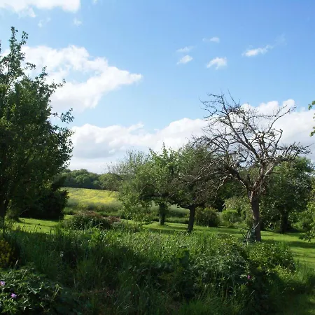 Traditional House With Garden In Dampsmesnil Дом отдыха *